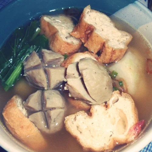 makanan khas banjarnegara Bakso Ketupat
