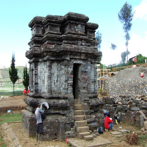 Kompleks Candi Gatot Kaca