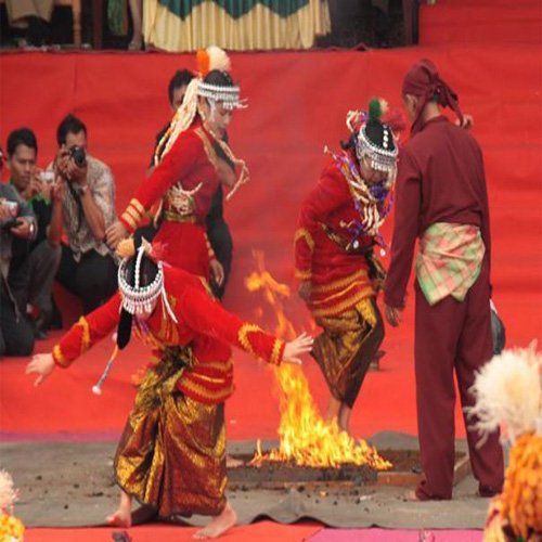 Tari Nitih Naik Mahligai