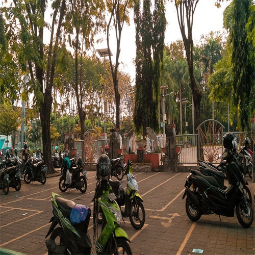 Alun Alun Sidoarjo Tempat Parkir Luas