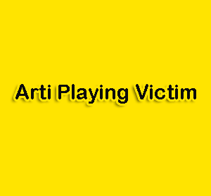 Playing victim artinya